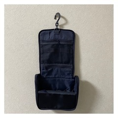 無印良品　ポリエステル吊るして使える洗面用具ケース 黒約16x19x6cm とにかく便利！の画像