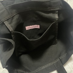 Maison de FLEURのロゴプリントトートバッグです☺️の画像