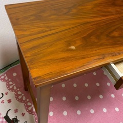 マンチェスターシリーズ 天然木デスク（ウォルナット突板／ミディアムブラウン）引き出し付き・引き取り限定
の画像