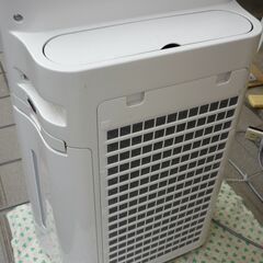 シャープ　空気清浄機　２０２０年製の画像