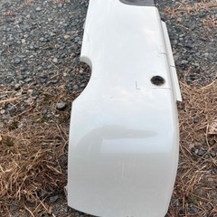 4型ハイエース標準純正りあリアバンパーの画像