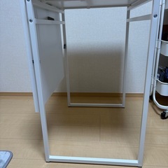 IKEA 伸縮ダイニングテーブルの画像