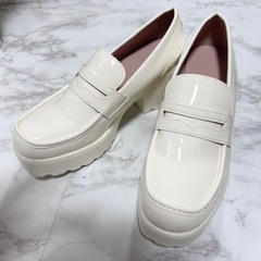 🤍超美品 アイボリーローファーの画像