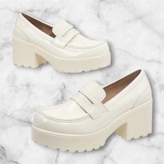 🤍超美品 アイボリーローファーの画像