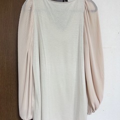 🤍DURAS プリーツ袖トップスの画像