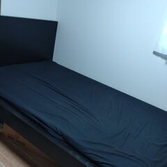 イケア　セミダブルベッドの画像