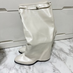 🤍新品　ホワイトべージュブーツの画像