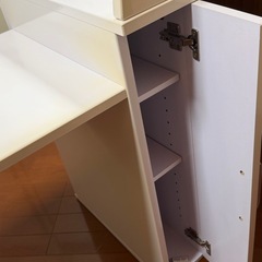 LOWYA  ロウヤ　　ネイルデスク　ガラスディスプレイ棚付き　ネイルテーブルの画像