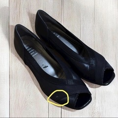 fitfit オープントゥ パンプス 黒 24cm ウェッジヒール フォーマルの画像