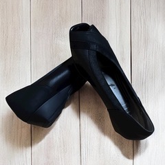 fitfit オープントゥ パンプス 黒 24cm ウェッジヒール フォーマルの画像