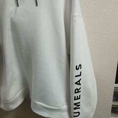 NUMERALS[Mサイズ]パーカーの画像
