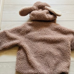 テータテート　ウサギの耳付きピンクベージュアウター 90の画像
