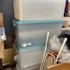 使用済み　衣装ケース　作業場用
の画像