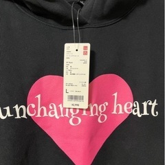 ユニクロ　UTコレクション「アンディ・ウォーホル フーデッドワンピース」の画像