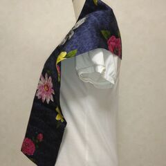 ストール　ネイビー×花②の画像