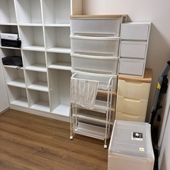 急募！サータ社ダブルベットとマットレス、NOCEキッチンラック、ニトリ本棚・パソコンラック・ドレッサー、テレビラックほかの画像