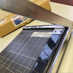 ペーパー裁断機の画像