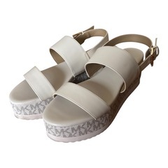 MICHAEL KORS　ロゴ ストラップサンダル ほわいとホワイトの画像