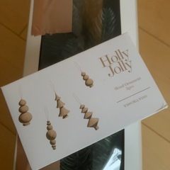 クリスマスツリー　オーナメント付きの画像