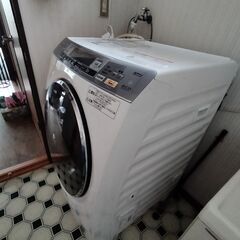Panasonic NA-VX7100R ドラム式洗濯機　乾燥機能付きの画像