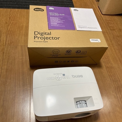 プロジェクター　美品