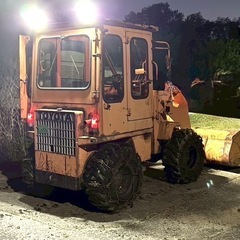 タイヤショベル　ホイールローダー　キャビン&ヒーター付　配送可能
の画像