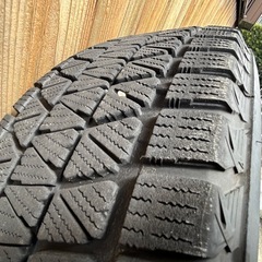 ブリヂストン　スタッドレスタイヤ　DM-V3の画像
