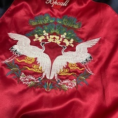 リバーシブル スカジャン U.S.NAVY SEABEES × 鶴刺繍 サテンジャンパー 赤×ブルーの画像