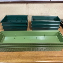 ７６点　プラスチック鉢＋受け皿＋ベースの画像