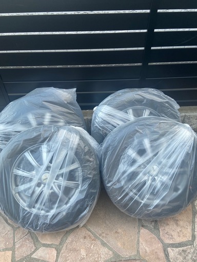 スタッドレスタイヤ４本（ホイール付き）