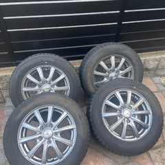 スタッドレスタイヤ４本（ホイール付き）の画像