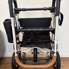 プレミアモデル　エアバギー  ペット  カート　DOME2 SM 可愛いワンちゃんし刺繍の画像