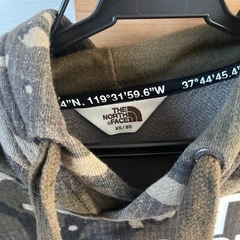 THE NORTH FACE 迷彩柄 パーカーの画像