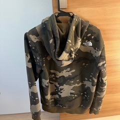 THE NORTH FACE 迷彩柄 パーカーの画像