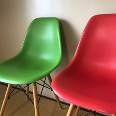 イームズチェアの画像