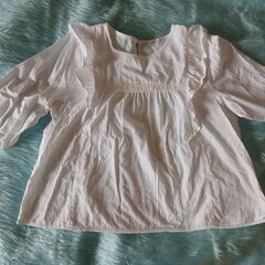 130㎝くらいの女児服です。の画像