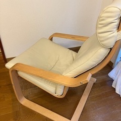 IKEA ポエング  パーソナルチェア　革張りクッションの画像