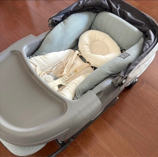combi ネムリラ オートスイング（定価約7万円）　コンビ　