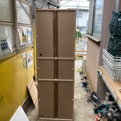 白いロッカー スリムな戸棚の画像