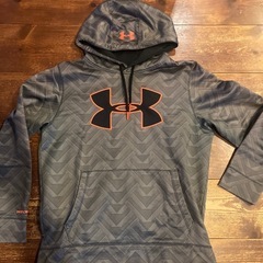 アンダーアーマー　パーカー5枚セット　L、Mサイズ　　の画像