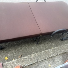 折りたたみベッドの画像