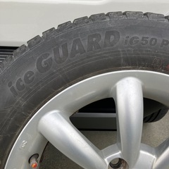 スタッドレスタイヤの画像