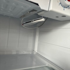 冷蔵庫　ワンドア冷蔵庫　右開き　45L  simplus 　2023年製　ブラック　前面ウッド調　動作確認済み　中古の画像