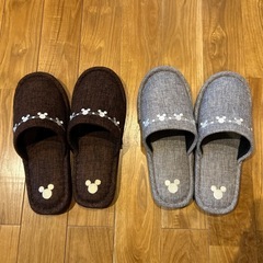 スリッパ4足、収納かごの画像