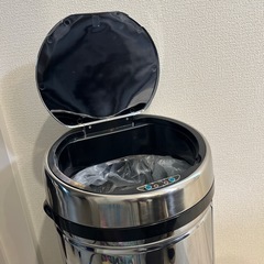 センサー式　自動開閉　ゴミ箱の画像
