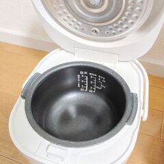 シャープ　炊飯器　白の画像