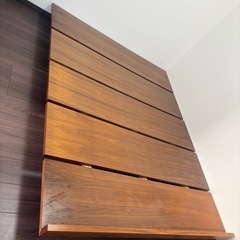 ベッドフレーム クイーンサイズ カーサヒルズの画像