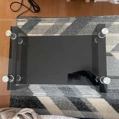 ガラステーブルの画像