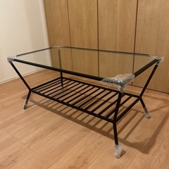 ガラステーブルの画像
