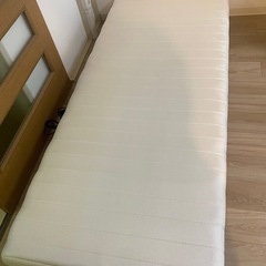 脚付きマットレス セミシングルの画像